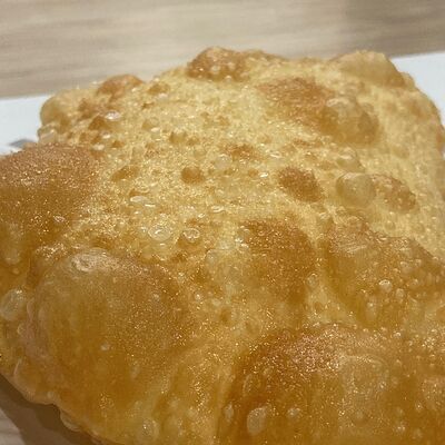 Чебурек с помидором и сыром в Южный чебурек по цене 160 ₽