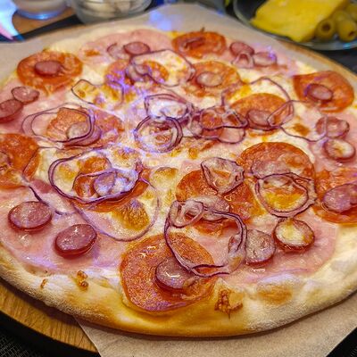 Пицца Охотничья в Хомячок по цене 850 ₽