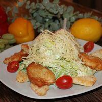 Салат Цезарь с курицей в Шарманка