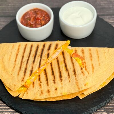 Кесадия куриная в Сто друзей по цене 690 ₽