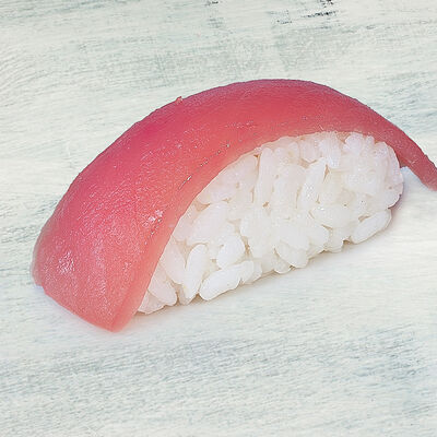 Суши из тунца в Лас Пальмас по цене 195 ₽