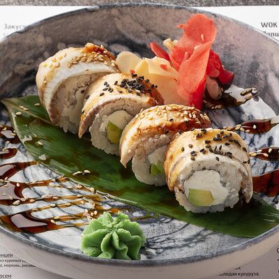 Ролл Канада с авокадо в Tasty box по цене 520