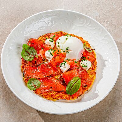 Хашбраун с лососем и яйцом пашот в Этажи по цене 590 ₽