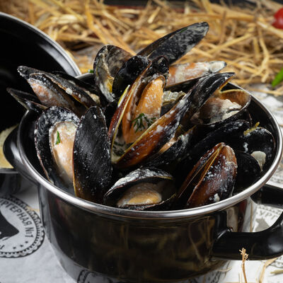 Мидии в сливочном соусе в Бургерная №1 по цене 850 ₽