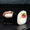 Ролл Цезарь запеченный в Crystal Sushi & Rolls по цене 3090