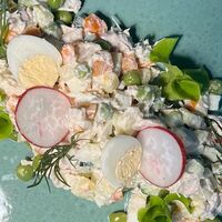 Салат Оливье с курицейв Guava Bar