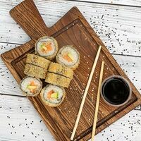 Горячий ролл с лососем (C) в Sushi Hai