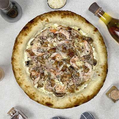 Пицца Королевская в Risoy по цене 1209 ₽