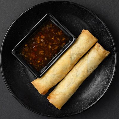 Жареные спринг-роллы с креветками в Joly Woo по цене 550 ₽