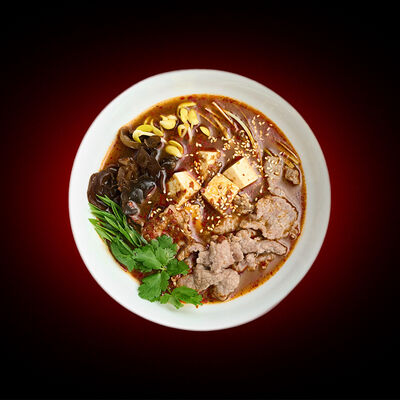 Лепестки говядины в остром сычуанском соусе в Китайские Новости по цене 1310 ₽