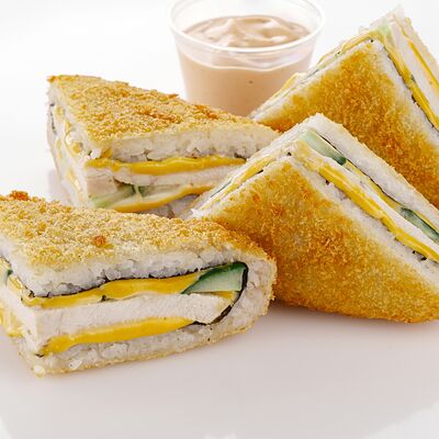 Сэндвич с курицей в Аригато по цене 499 ₽