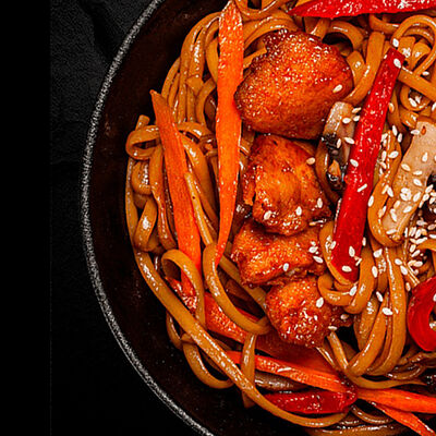 Лапша с Курицей в Суши Хаб по цене 720 ₽