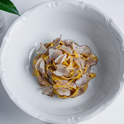 Домашняя паста с черным трюфелем в Ava по цене 1400 ₽