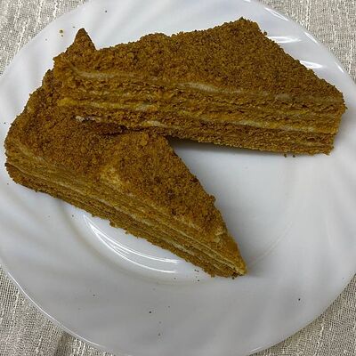 Медовик в Эребуни по цене 250 ₽