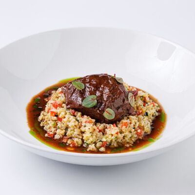 Томленые щечки с булгуром в Rose Bar Crocus City по цене 1500 ₽