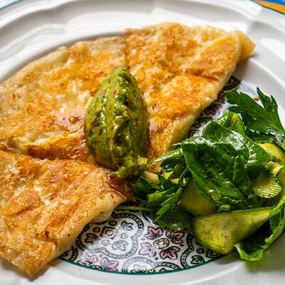 Лепешка роти с креветкой в Итальянцы по цене 570 ₽