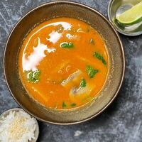 Том-ям с креветками и овощами в Модус