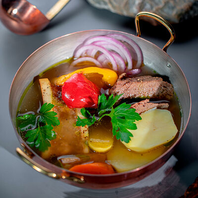 Мясной суп с косточкой в Чайхона №1 Васильчуки по цене 670 ₽