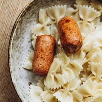 Макароны с куриными сосисками в Мацони