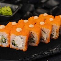 Ролл Калифорния с креветкой в Sushi House