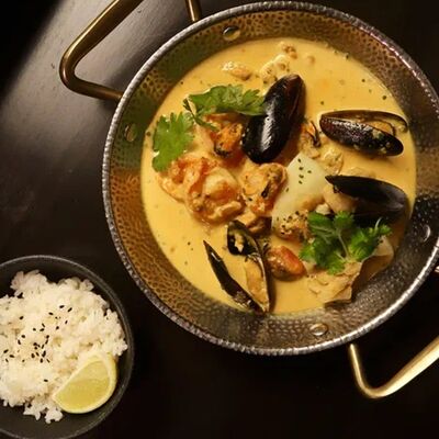 Нежное карри с морепродуктами в More More по цене 1680 ₽
