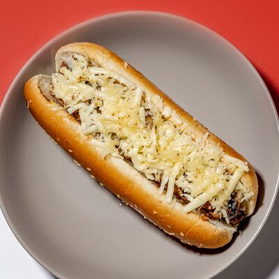 Чизстейк французский с говядиной в Yolo по цене 860 ₽