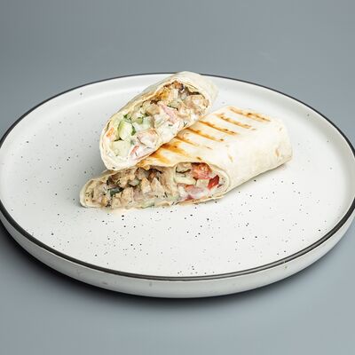 Шаверма классическая в Столовая на Типанова по цене 369 ₽