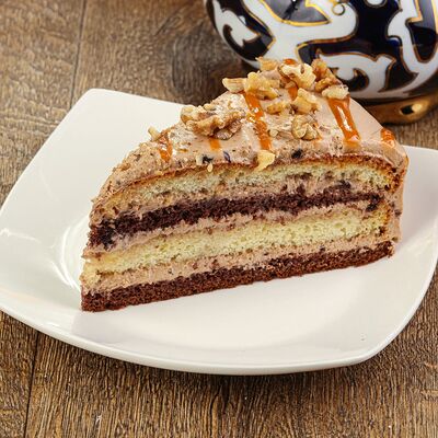 Бисквитный торт с вареной сгущенкой в Плов & Лагман по цене 246