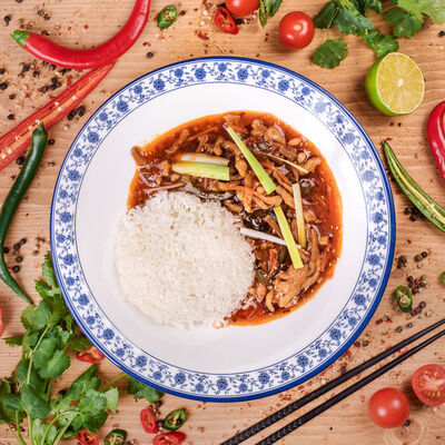 Жареная свинина с бамбуком и овощами в рыбном соусе в Кунфу еда по цене 139 ₽