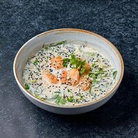 Суп холодный на айране с подкопченными креветками в Mesto Sushi & Grill