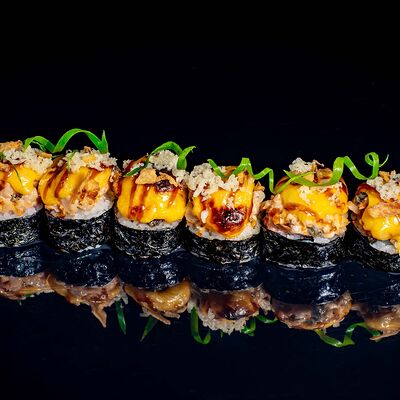 Ролл Унаги-эби в Yo! curry & sushi по цене 890 ₽