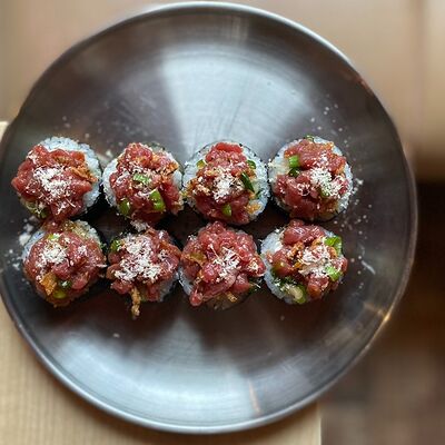 Ролл с тартаром из говядиныв Da Sushi по цене 20 р.