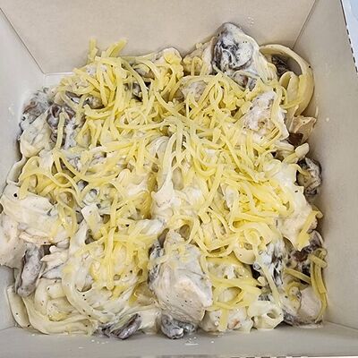 Паста с курицей и грибами в Богатырь по цене 510 ₽