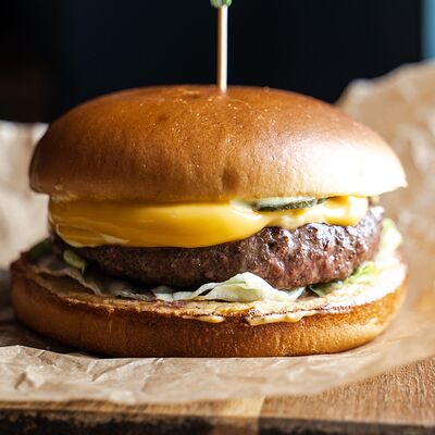 Чизбургер с котлетой из мраморной говядины V 2.0 в El papa chapa по цене 720 ₽