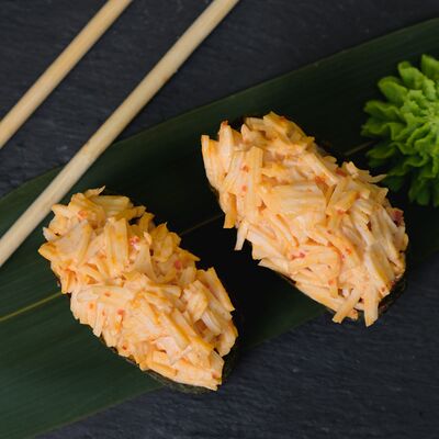 Гунканы со снежным крабом в Caviar Rolls по цене 260 ₽