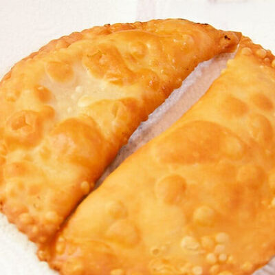 Чебурек с сыромв Кафе 24 по цене 140 ₽