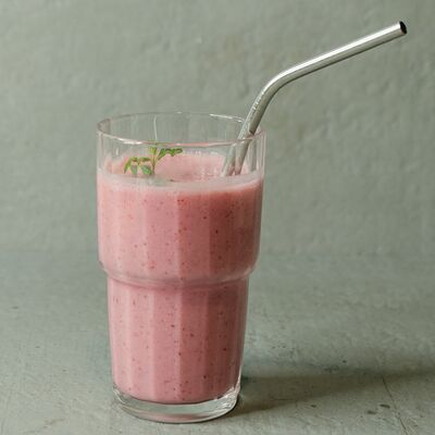 Смузи Брусничный в Крапива по цене 420 ₽