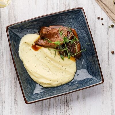 Говяжий язык с соусом терияки и картофельным пюре в Мука по цене 1700 ₽