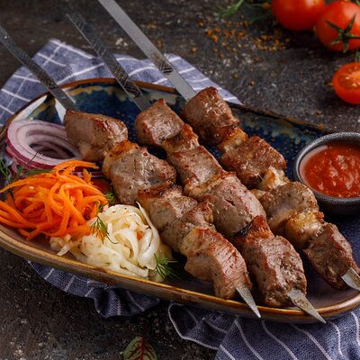 Шашлык из ягненка по-узбекски в Баклажан в ТЦ 