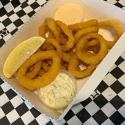 Жареный кальмар в Pivbar по цене 380 ₽