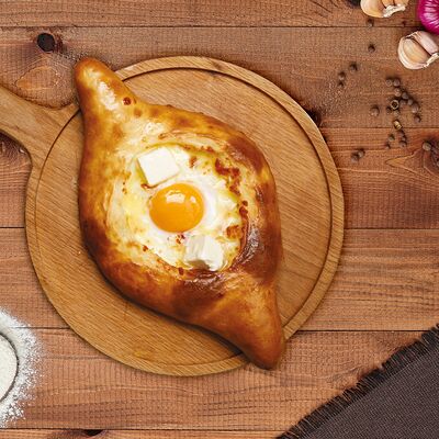 Хачапури по-аджарски в Деда хинкали по цене 890 ₽