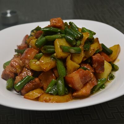 Жареное мясо со стручковой фасолью в Тан чао по цене 28 р.