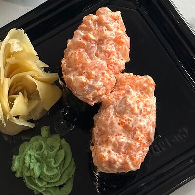 Гункан с семгойв Роллбург по цене 360 ₽