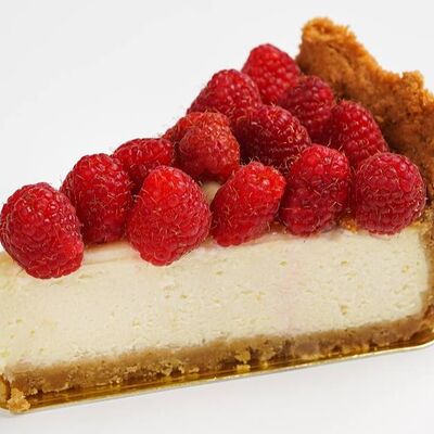 Сливочный чизкейк с сезонными ягодамив Pizzatta по цене 330 ₽