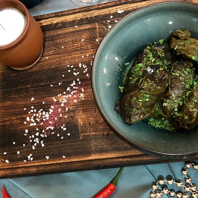 Долма со сметаной в Багратиони по цене 845 ₽