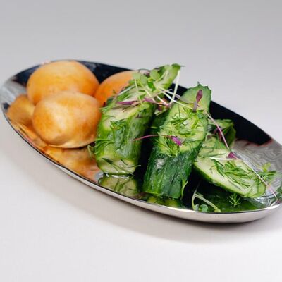 Огурец малосольный на самогоне с картофельными пирожками в Гоголь по цене 350 ₽