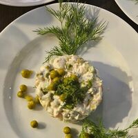 Оливье с курицей в Кафе - Вкусхолл