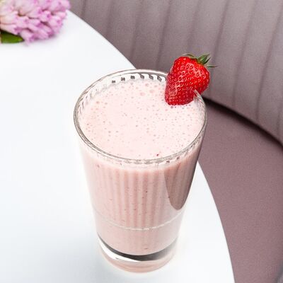 Смузи Клубника-банан в RestikVam по цене 560 ₽