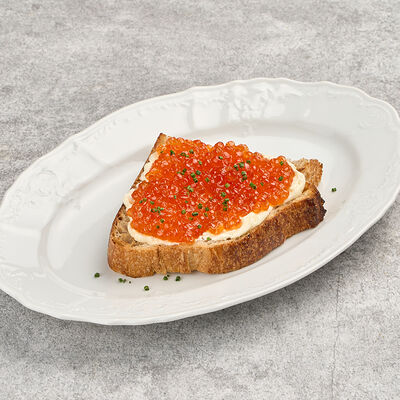 Бутерброд с красной икрой в Bist по цене 890 ₽