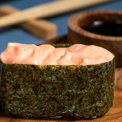 Спайси-суши Угорь в Рам Суши по цене 160 ₽